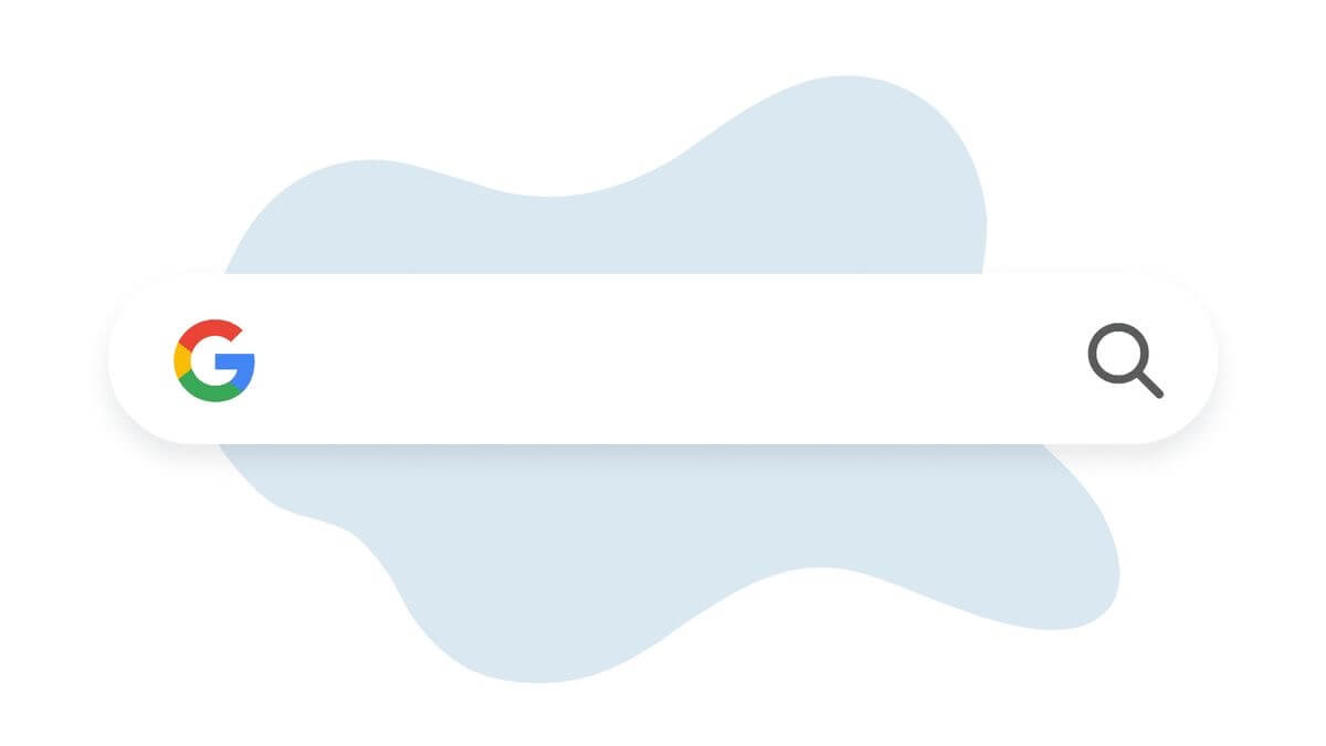 Persona trabajando en una computadora con gráficos de análisis de datos, representando la estrategia SEM de Cerebro Smart Media